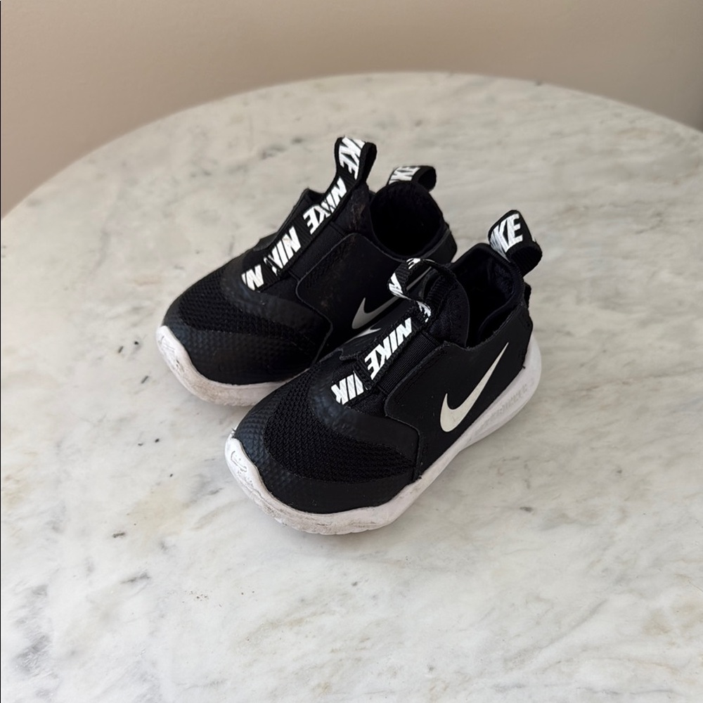 Nike Black and White Sneakers with Breathable Mesh